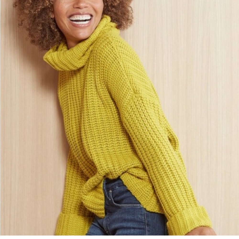 Revolve 525 America Sweater Turtle Neck Knit Wide Sleeve Size‎ Large